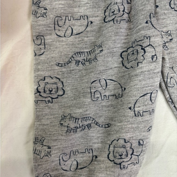 NWT 3pc  Baby Outfit with Lion Design - Picture 3 of 8